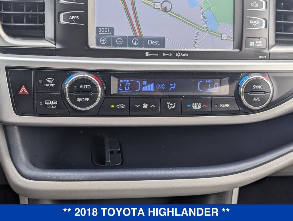 Used 2018 Toyota Highlander XLE w/ Carpet Mat Package (TMS) AWD/4WD image 26