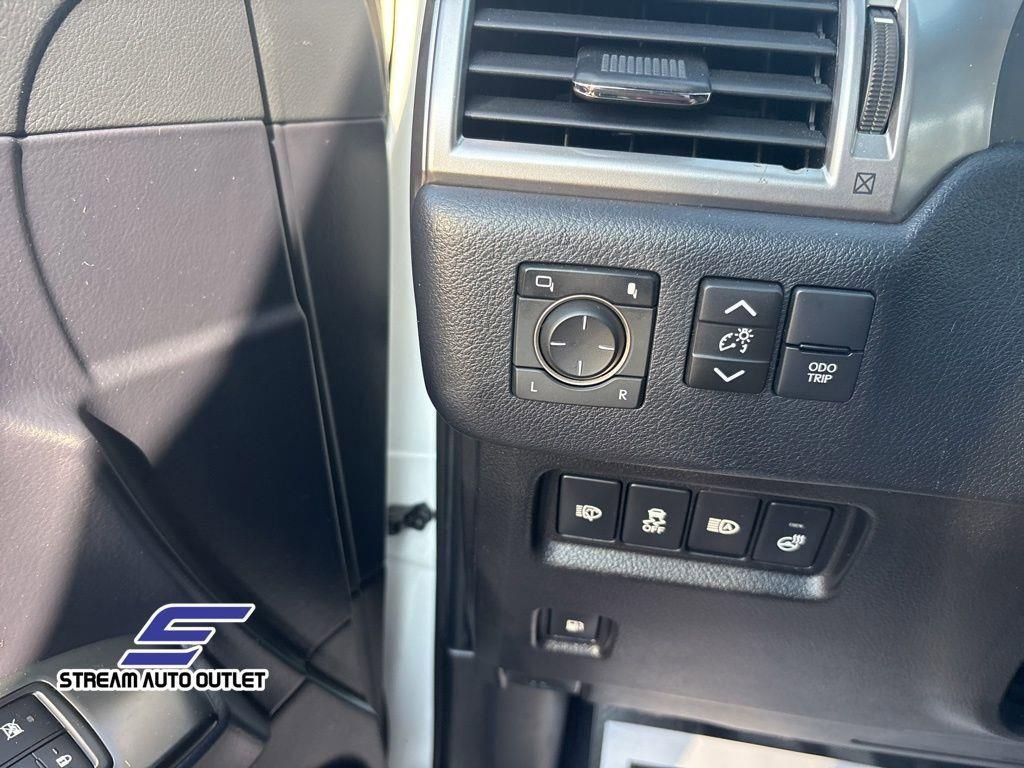 Used 2023 Lexus GX 460 Premium w/ Premium Package image 23