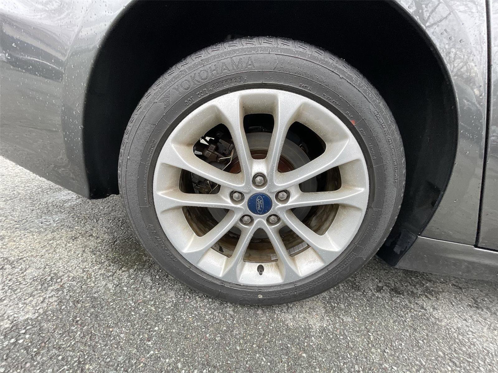 Used 2019 Ford Fusion SE image 24