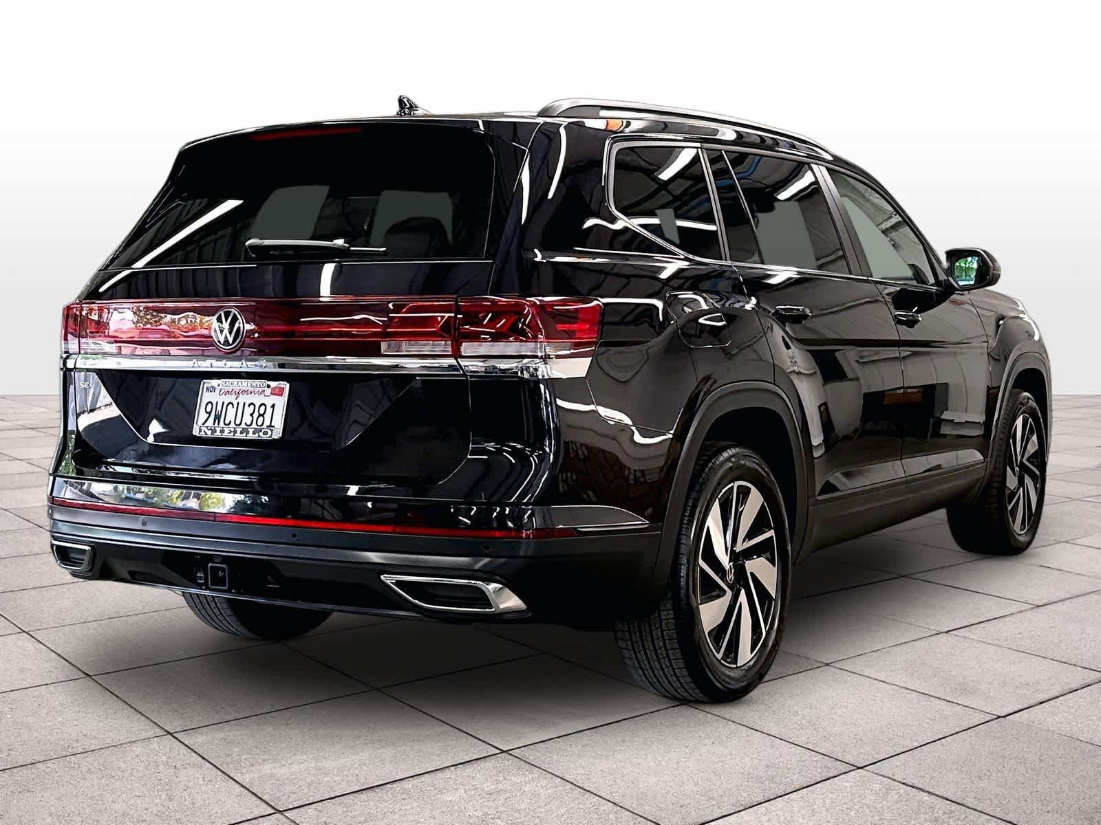 Certified 2026 Volkswagen Atlas SE w/ Panoramic Sunroof Package FWD image 9