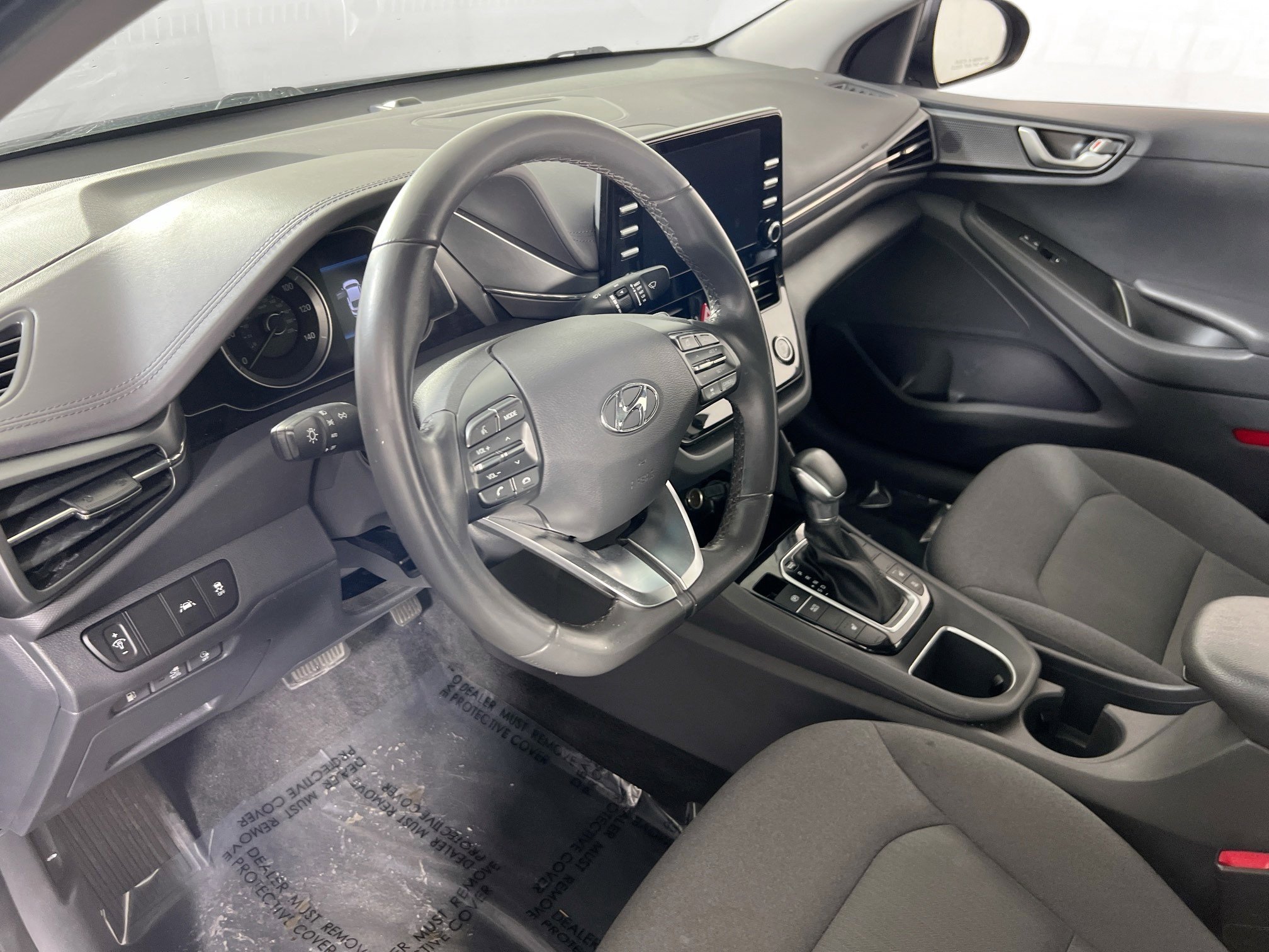 Used 2022 Hyundai Ioniq SE FWD image 9