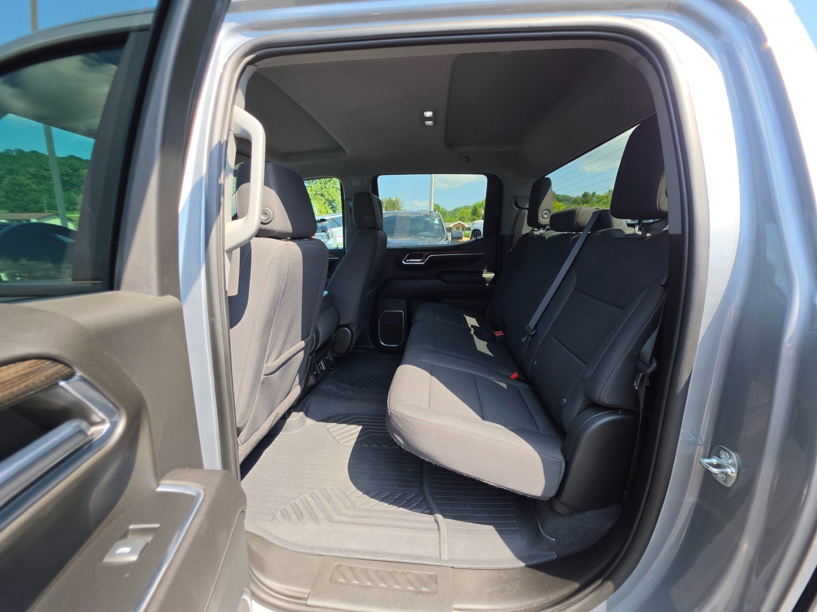 Used 2023 Chevrolet Silverado 1500 LT AWD/4WD image 22