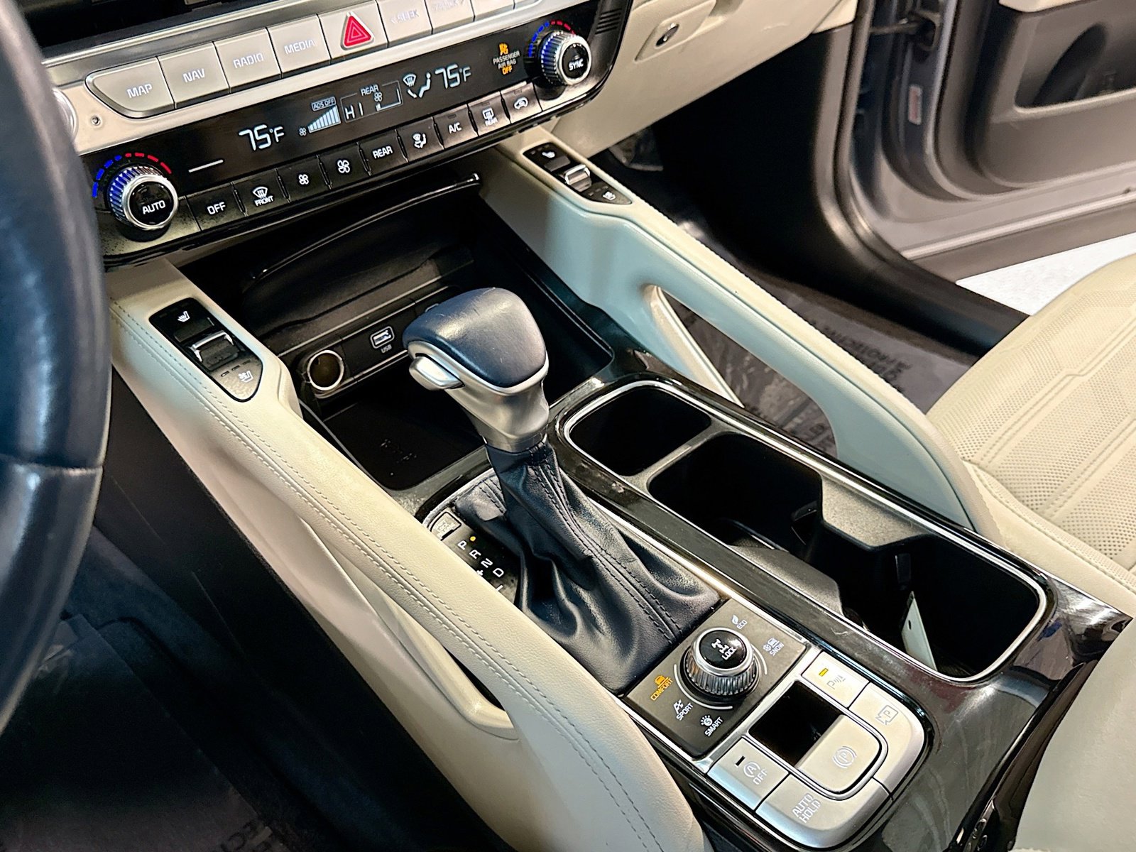 Used 2023 Kia Telluride SX Prestige image 11