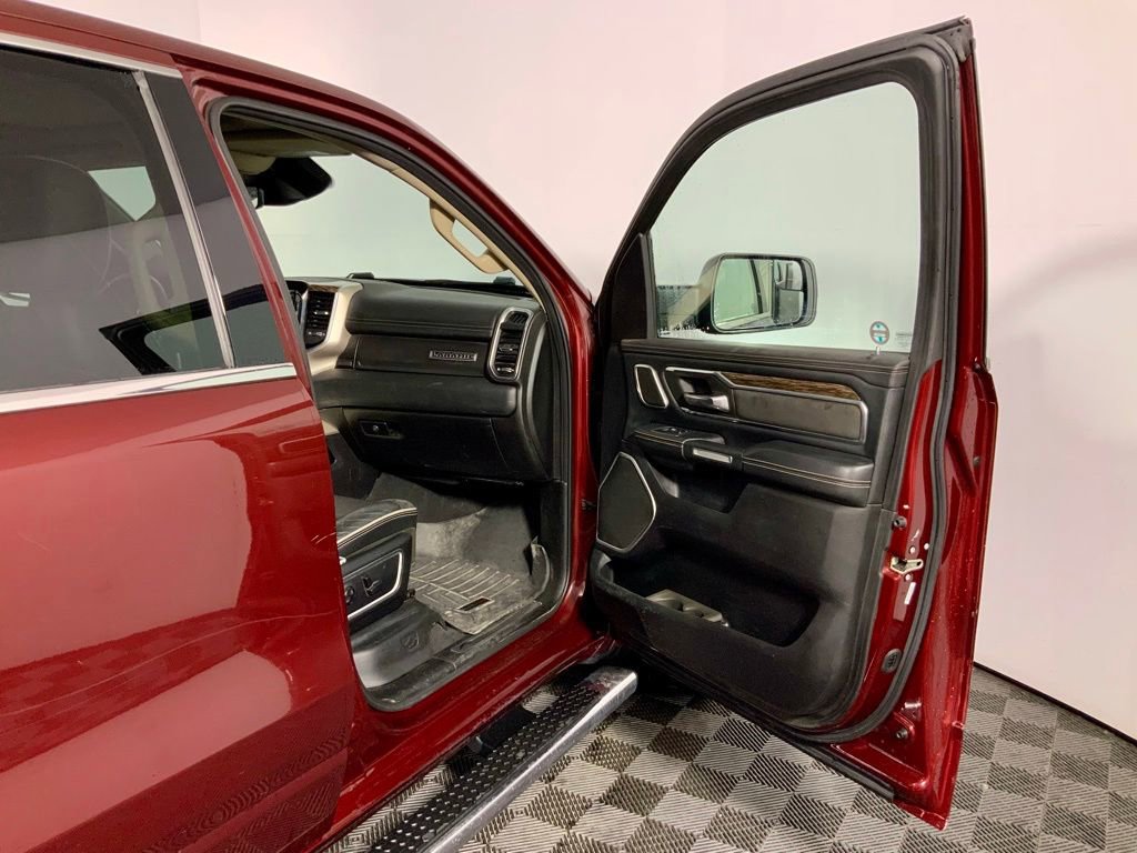 Used 2019 RAM 1500 Laramie AWD/4WD image 33