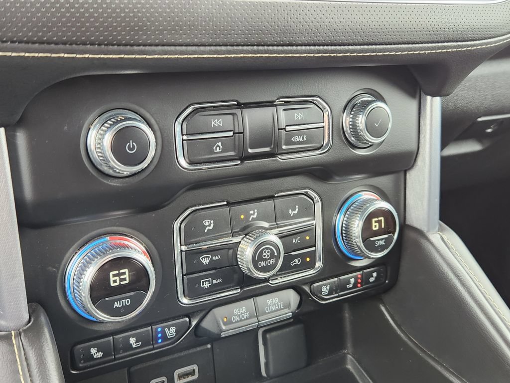 Used 2024 GMC Yukon SLT AWD/4WD image 29
