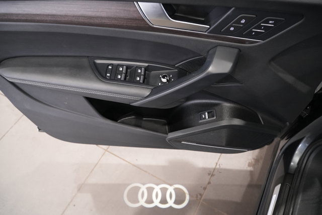 Used 2022 Audi Q5 2.0T Premium Plus w/ Premium Plus Package image 37