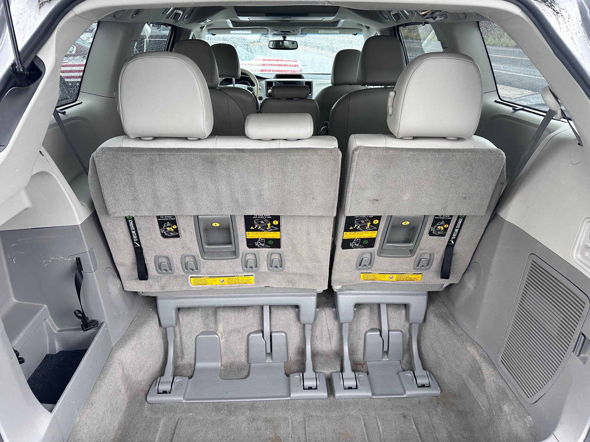 Used 2013 Toyota Sienna XLE w/ Entertainment Pkg FWD image 9