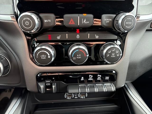 New 2026 RAM 1500 4x4 Crew Cab image 18
