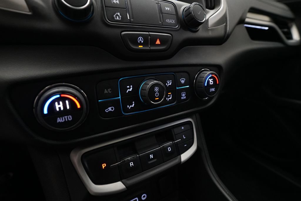 Used 2022 GMC Terrain SLT image 21