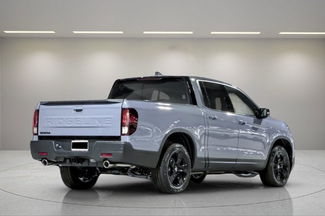 New 2026 Honda Ridgeline Black Edition image 3