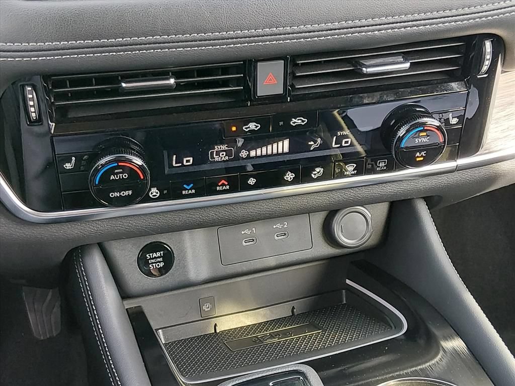 Certified 2025 Nissan Rogue Platinum w/ Tech Package FWD image 21