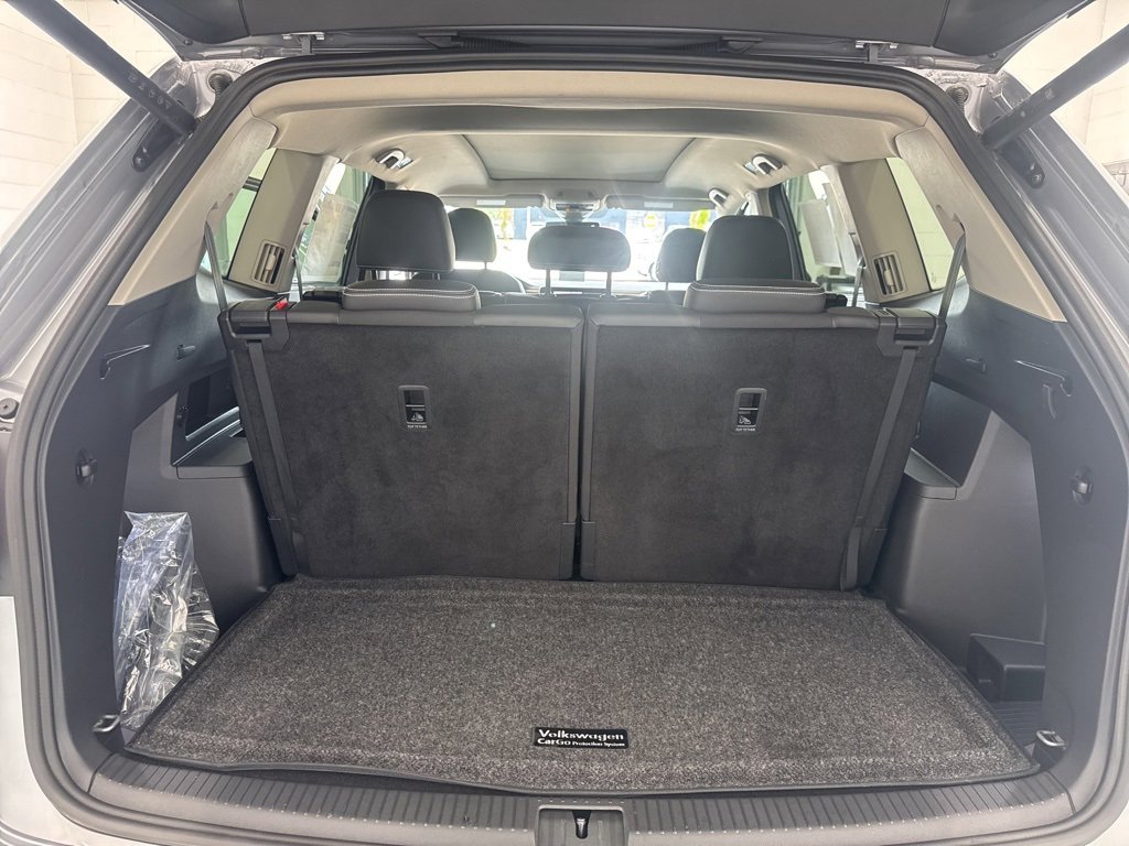 Certified 2025 Volkswagen Atlas SEL image 31