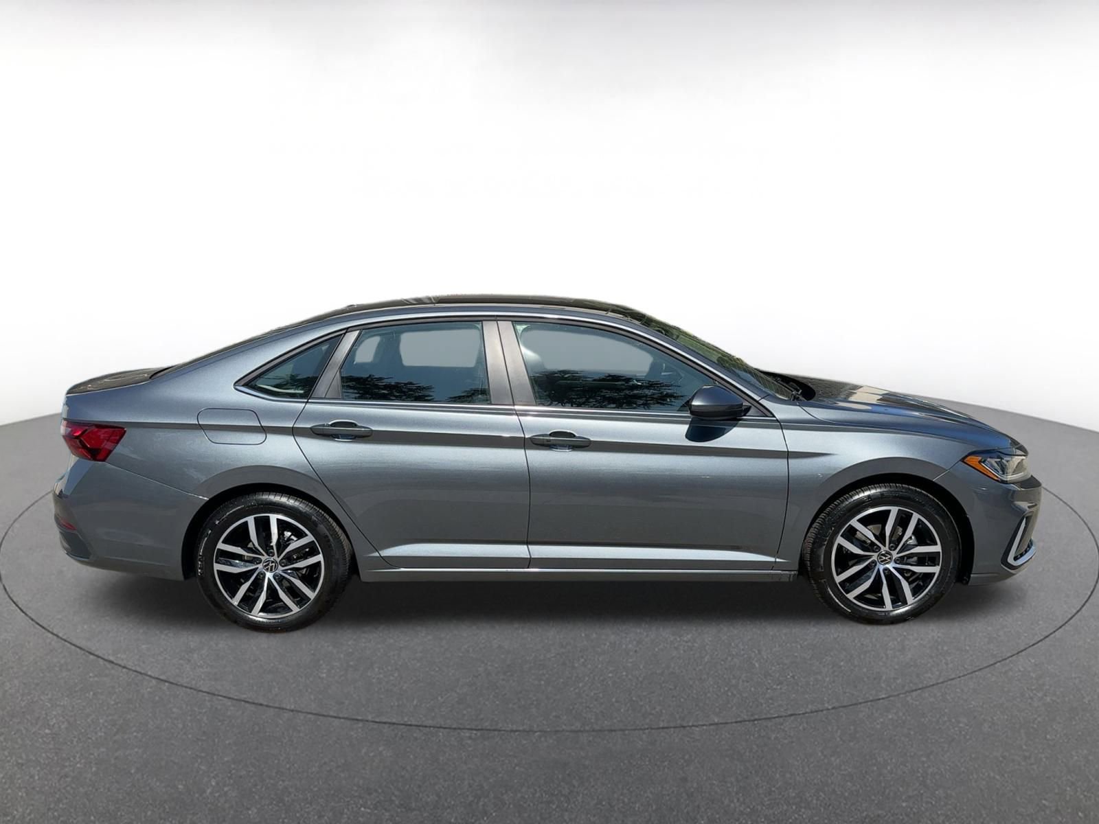 Used 2025 Volkswagen Jetta SE image 23