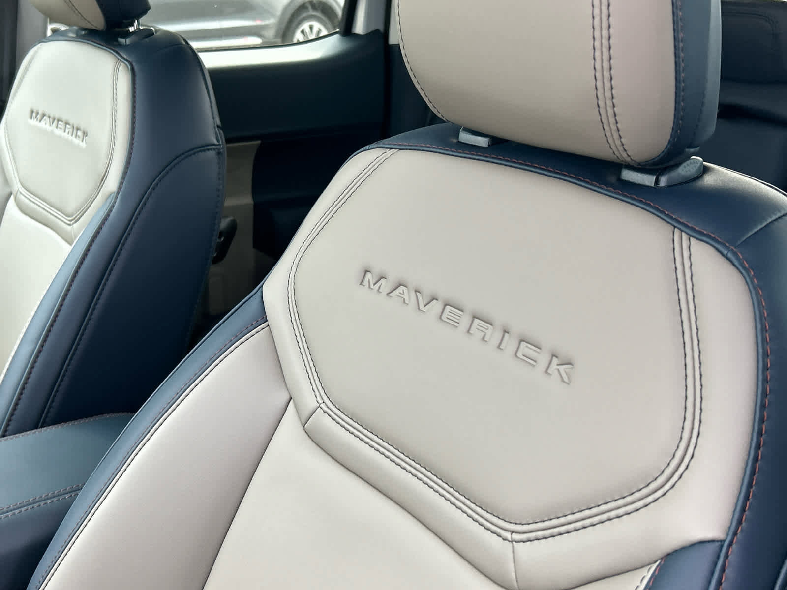 New 2025 Ford Maverick Lariat w/ 4K Tow Package image 35