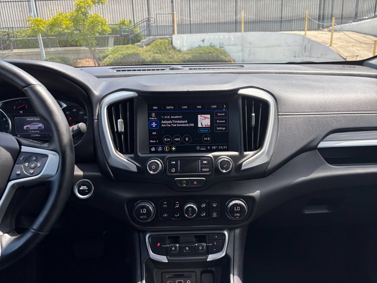 Used 2024 GMC Terrain SLT AWD/4WD image 17