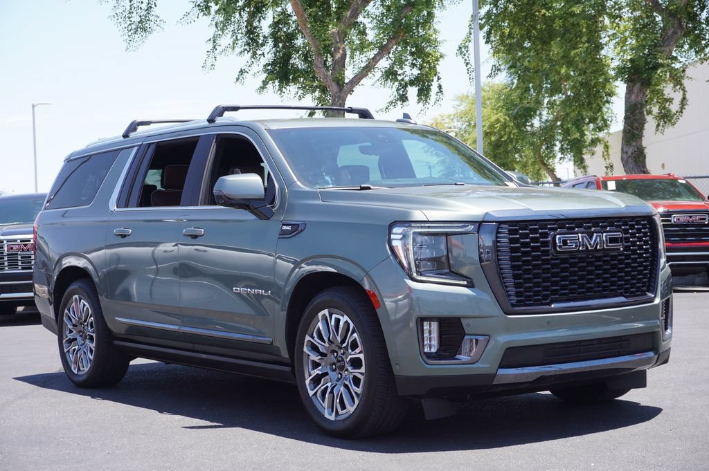 Certified 2023 GMC Yukon XL Denali Ultimate AWD/4WD image 4