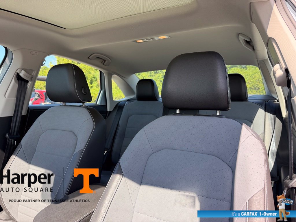 Used 2025 Volkswagen Jetta SE w/ Sunroof Package FWD image 12