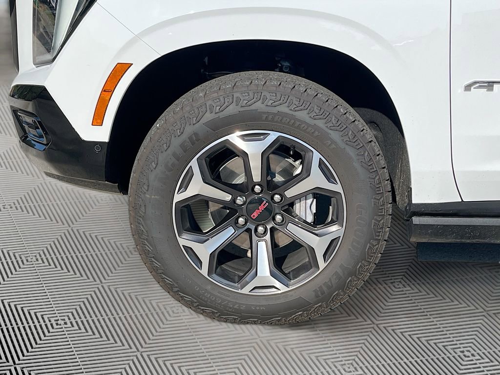 Used 2025 GMC Yukon AT4 Ultimate w/ LPO, Floor Liner Package AWD/4WD image 11