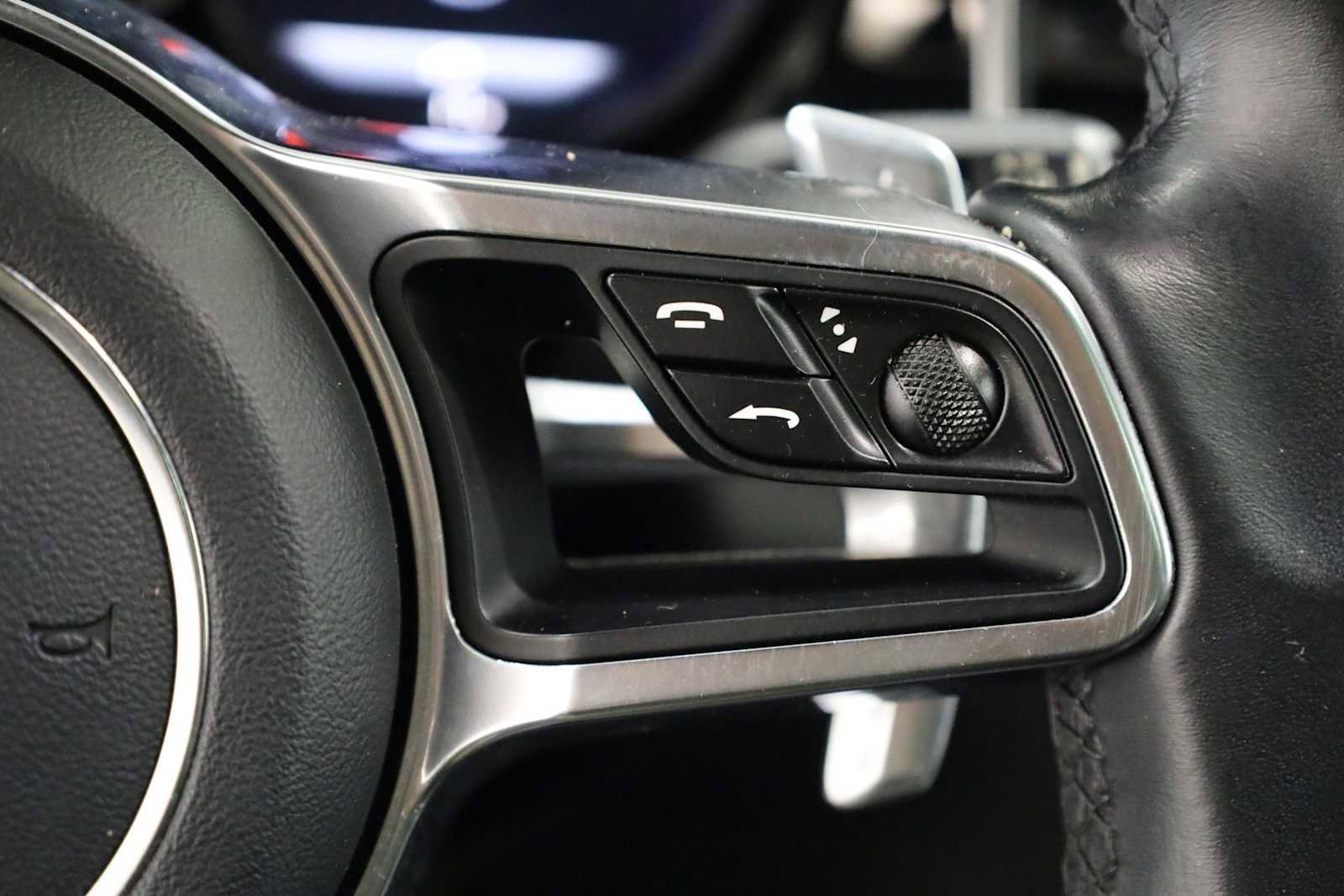 Used 2017 Porsche Macan image 28