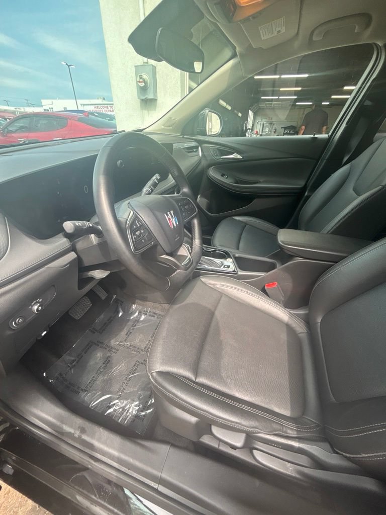 Used 2024 Buick Encore GX Sport Touring FWD image 12