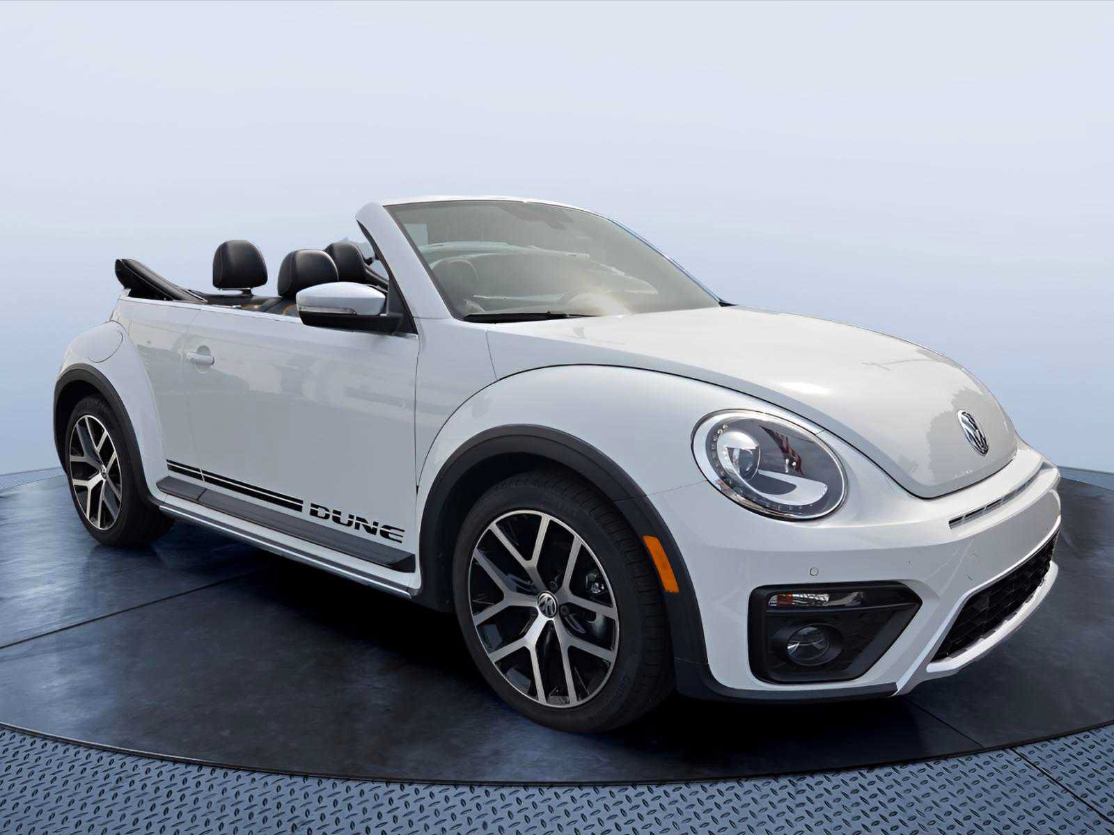 Used 2018 Volkswagen Beetle 2.0T Dune FWD image 1