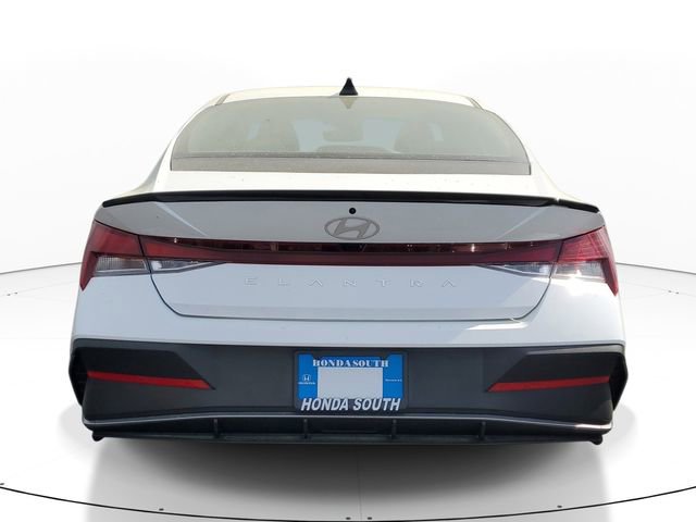 Used 2025 Hyundai Elantra Sport image 5