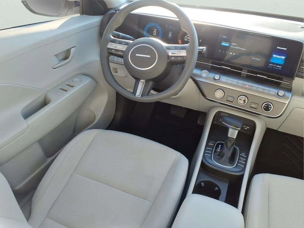 Used 2024 Hyundai Kona SE image 11