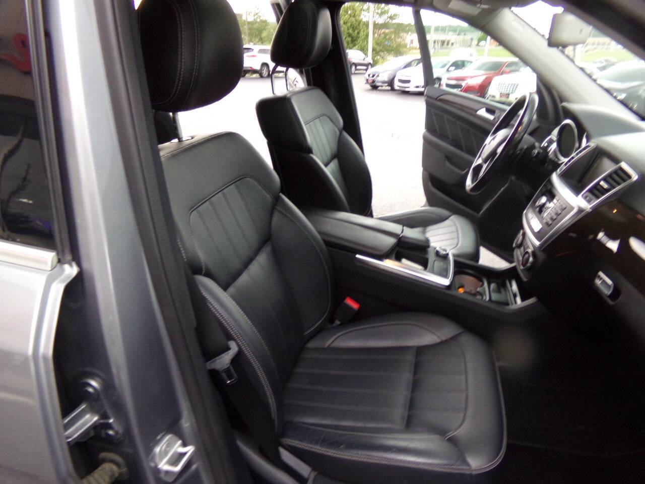 Used 2015 Mercedes-Benz GL 450 GL 450 4MATIC AWD 4dr SUV image 36