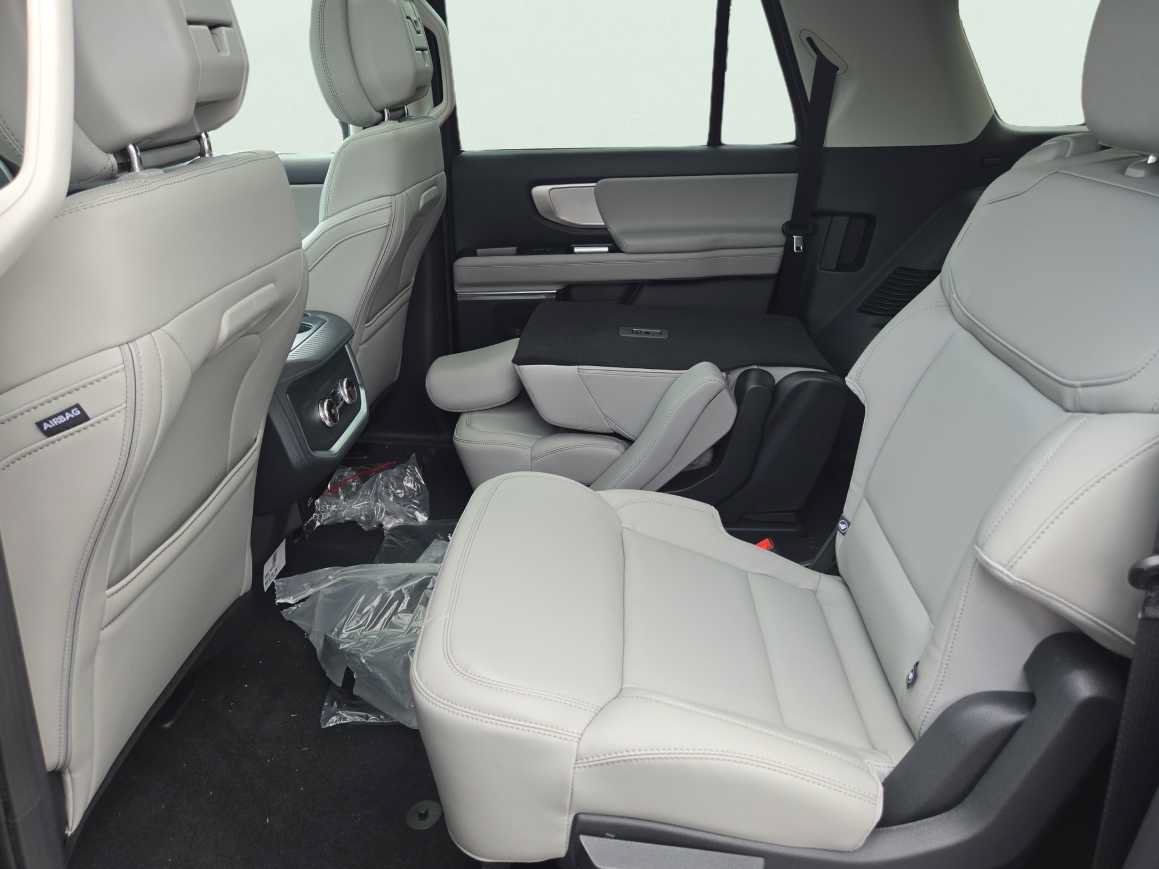 New 2027 Ford Expedition Max Active RWD image 24