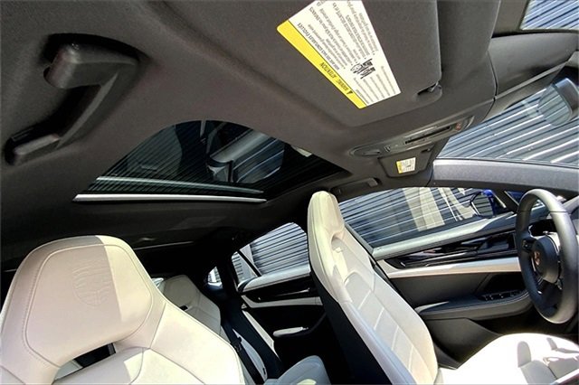 New 2025 Porsche Panamera 4 image 28