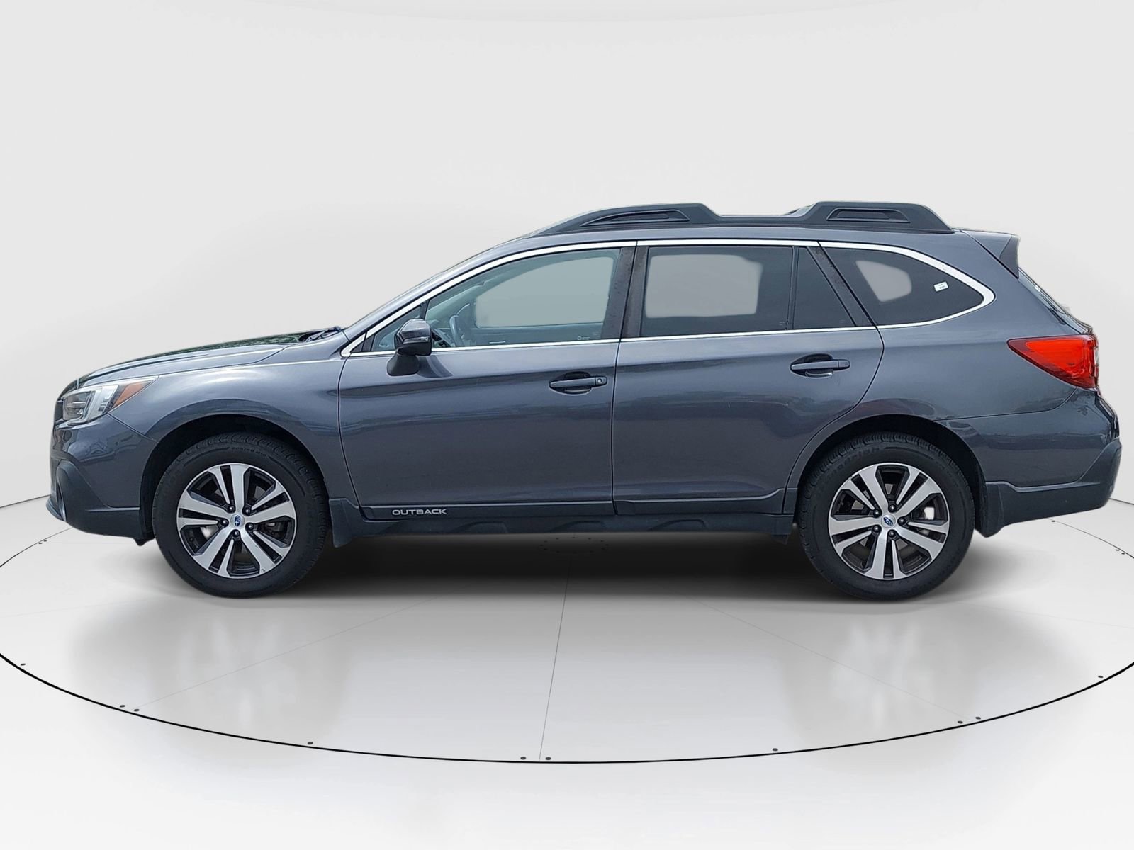 Used 2019 Subaru Outback 3.6R Limited w/ Popular Package #2 AWD/4WD image 4