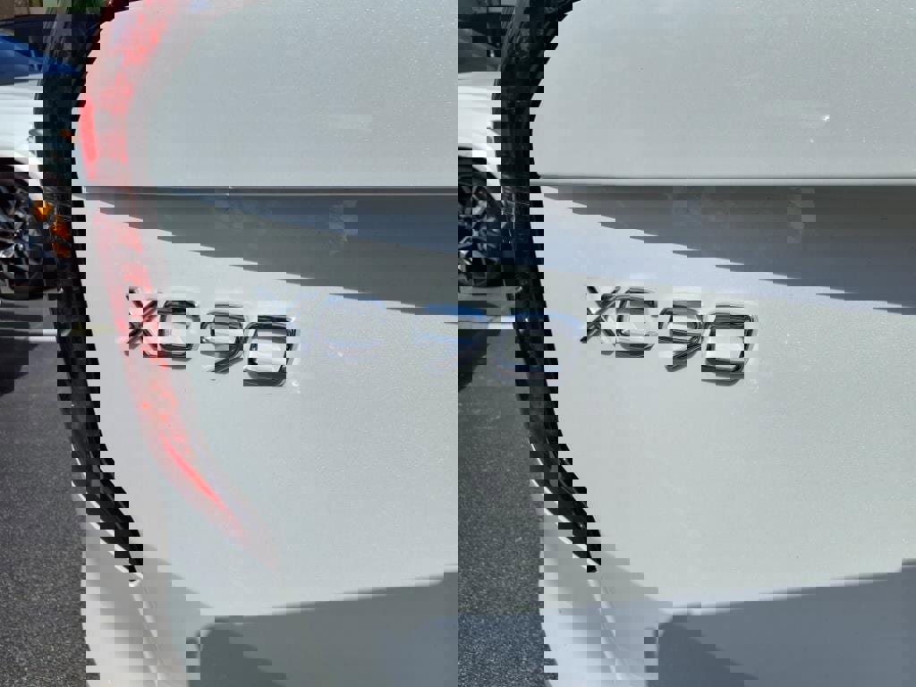 New 2026 Volvo XC90 B5 Core image 5