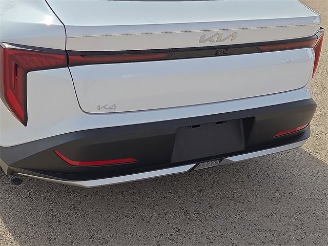 Used 2025 Kia K4 LXS image 11