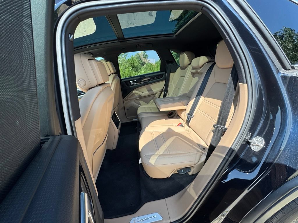 Certified 2023 Porsche Cayenne AWD/4WD image 30