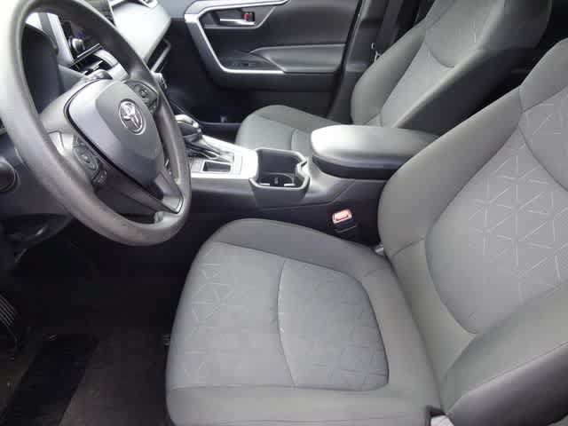 Used 2024 Toyota RAV4 XLE FWD image 6