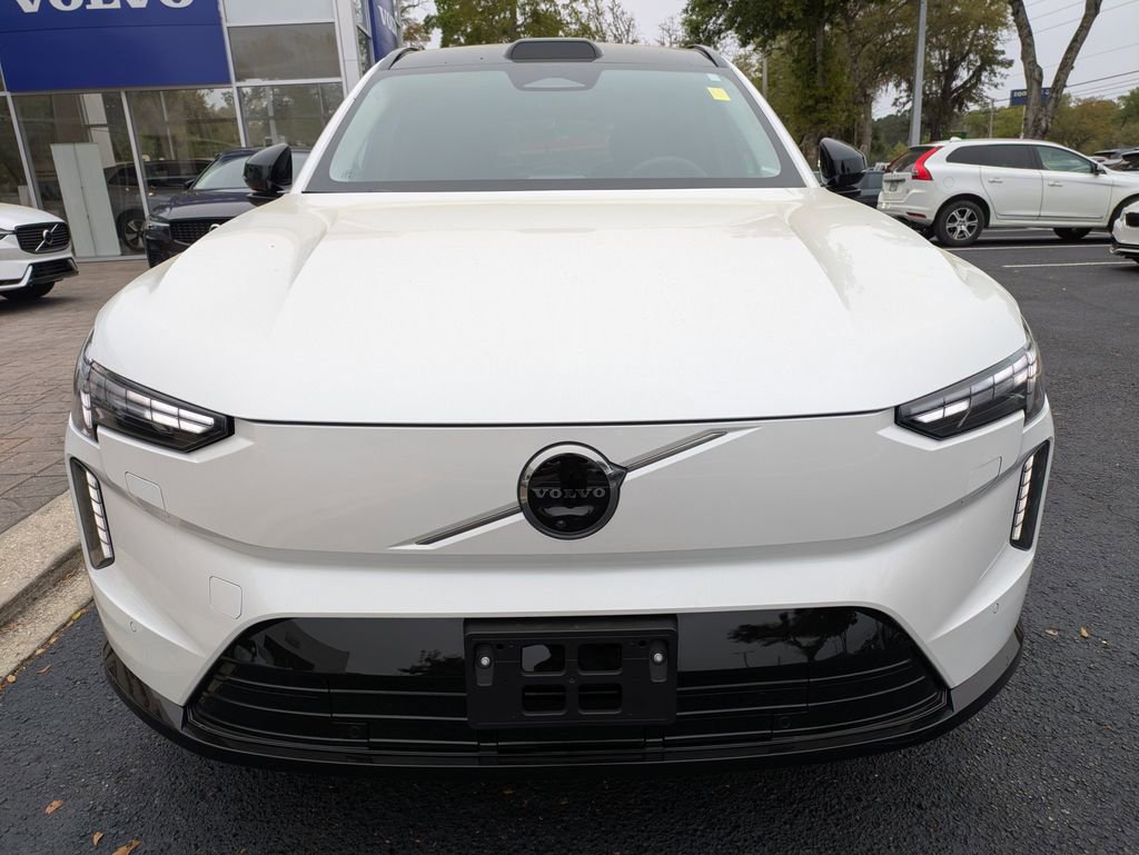 Certified 2025 Volvo EX90 Ultra w/ Protection Package Premier image 9