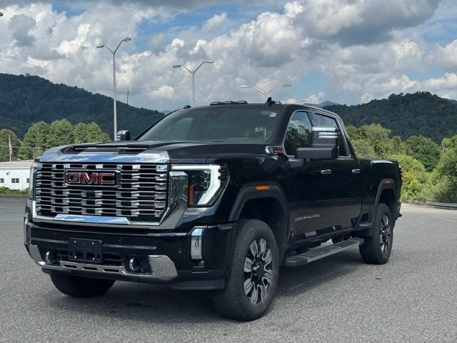 Used 2024 GMC Sierra 2500 Denali w/ Technology Package AWD/4WD image 3