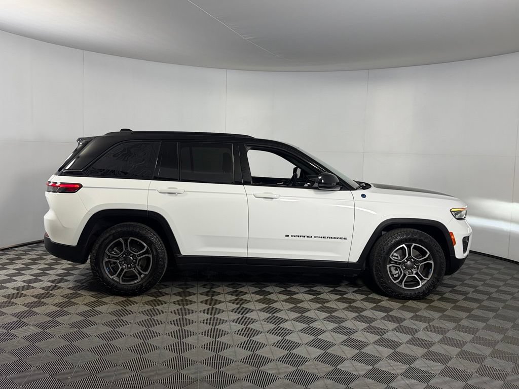 Used 2023 Jeep Grand Cherokee Trailhawk w/ Luxury Tech Group III AWD/4WD image 5