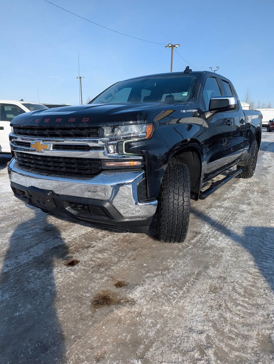 Used 2020 Chevrolet Silverado 1500 LT AWD/4WD image 4