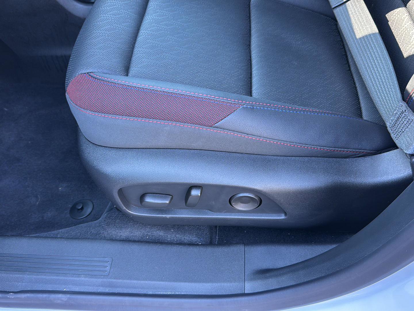 New 2026 Chevrolet Equinox RS w/ Convenience Package III image 28