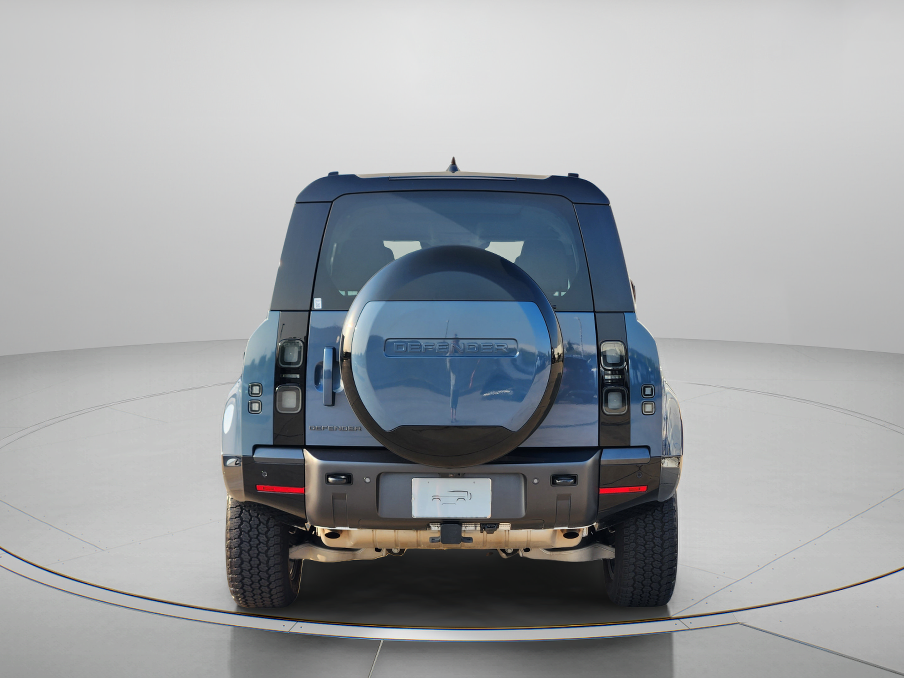 Certified 2026 Land Rover Defender 110 X-Dynamic SE AWD/4WD image 4