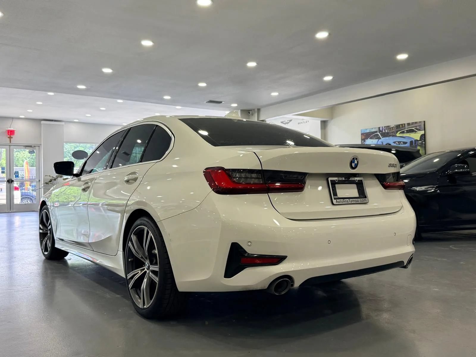 Used 2020 BMW 330i Sedan w/ Convenience Package RWD image 4