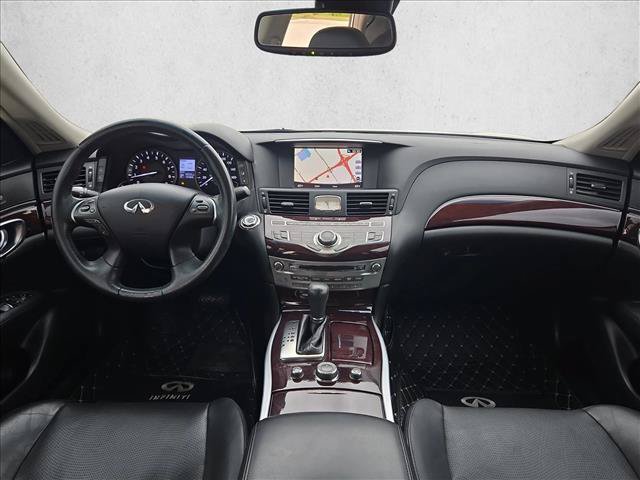 Used 2019 INFINITI Q70 Luxe RWD image 16