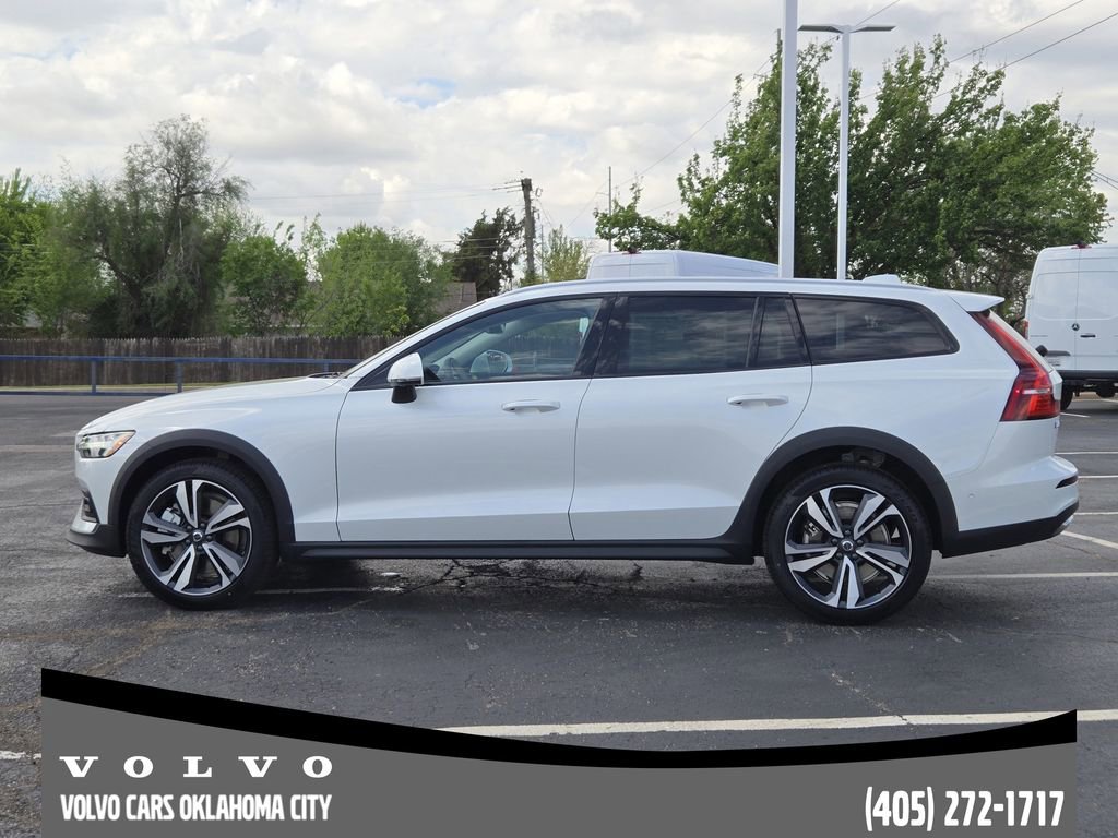 New 2026 Volvo V60 B5 Cross Country Plus w/ Climate Package image 3