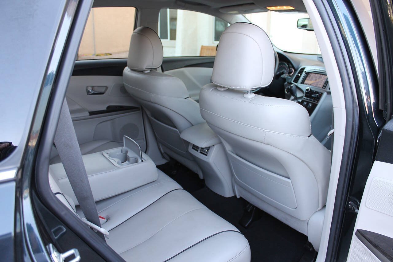 Used 2013 Toyota Venza Limited w/ Tow Prep Pkg AWD/4WD image 32