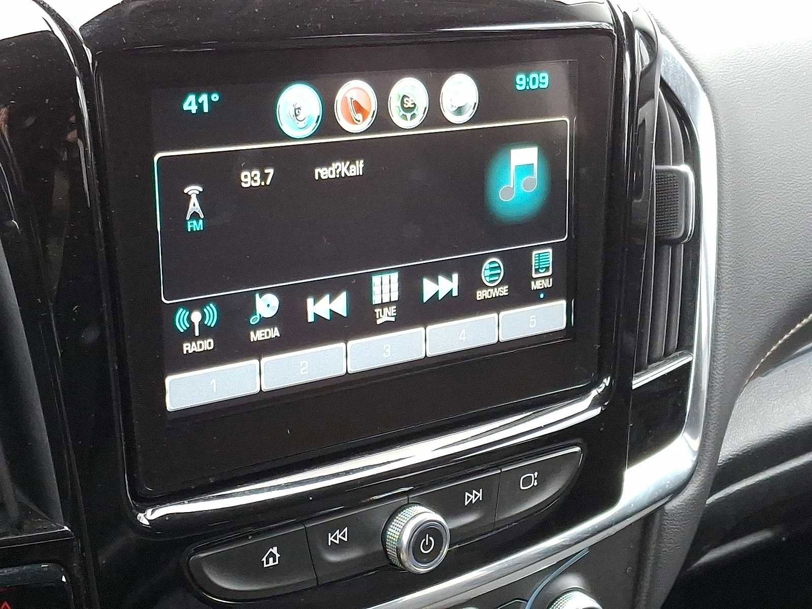 Used 2018 Chevrolet Traverse LT image 19