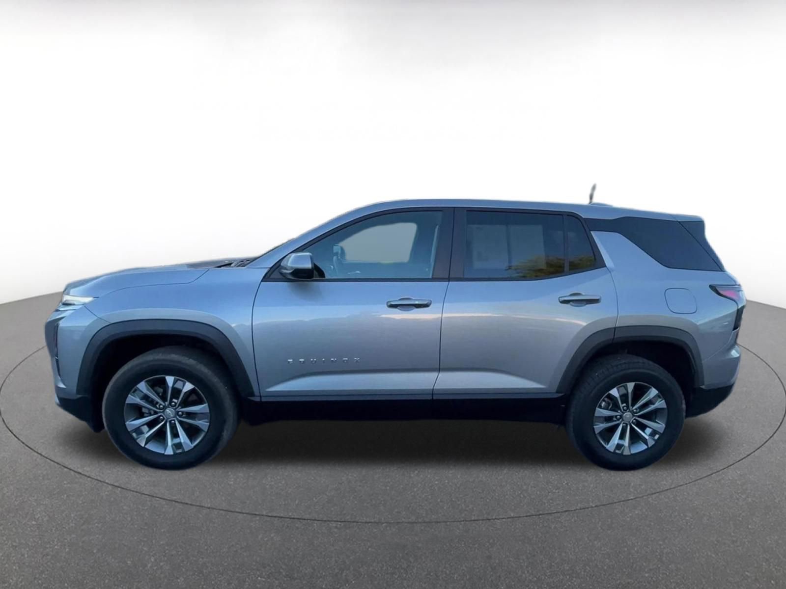 Used 2025 Chevrolet Equinox LT FWD image 9