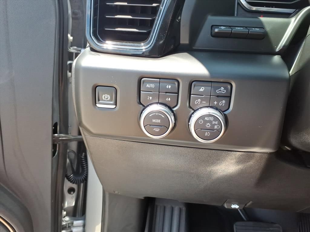 Used 2025 GMC Sierra 1500 AT4 w/ AT4 Premium Package AWD/4WD image 24