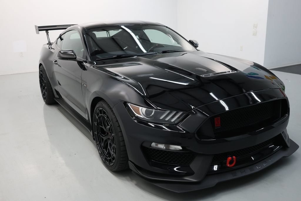 Used 2019 Ford Mustang Shelby GT350R w/ GT350R Equipment Group 920A RWD image 57