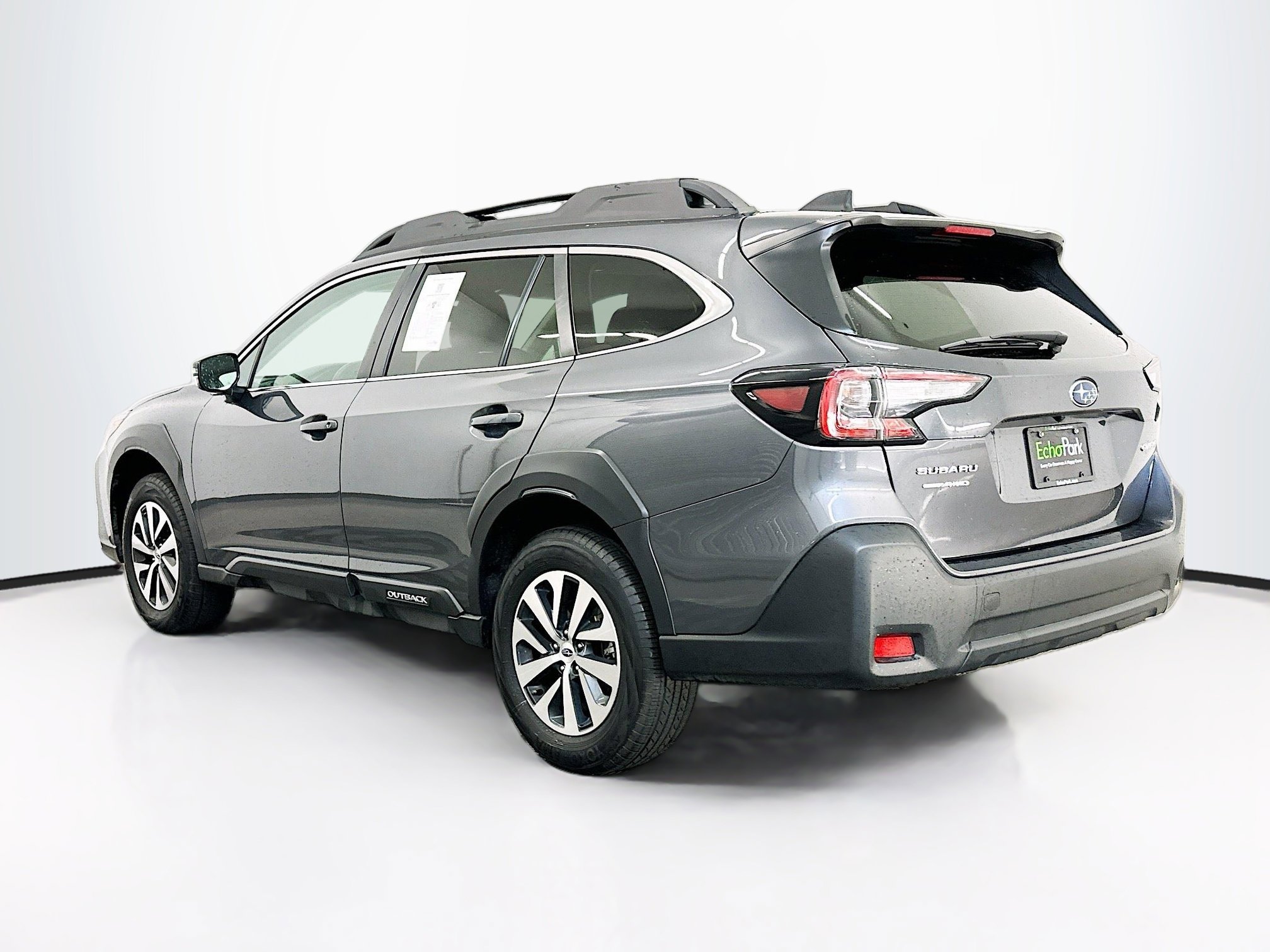 Used 2025 Subaru Outback Premium image 5